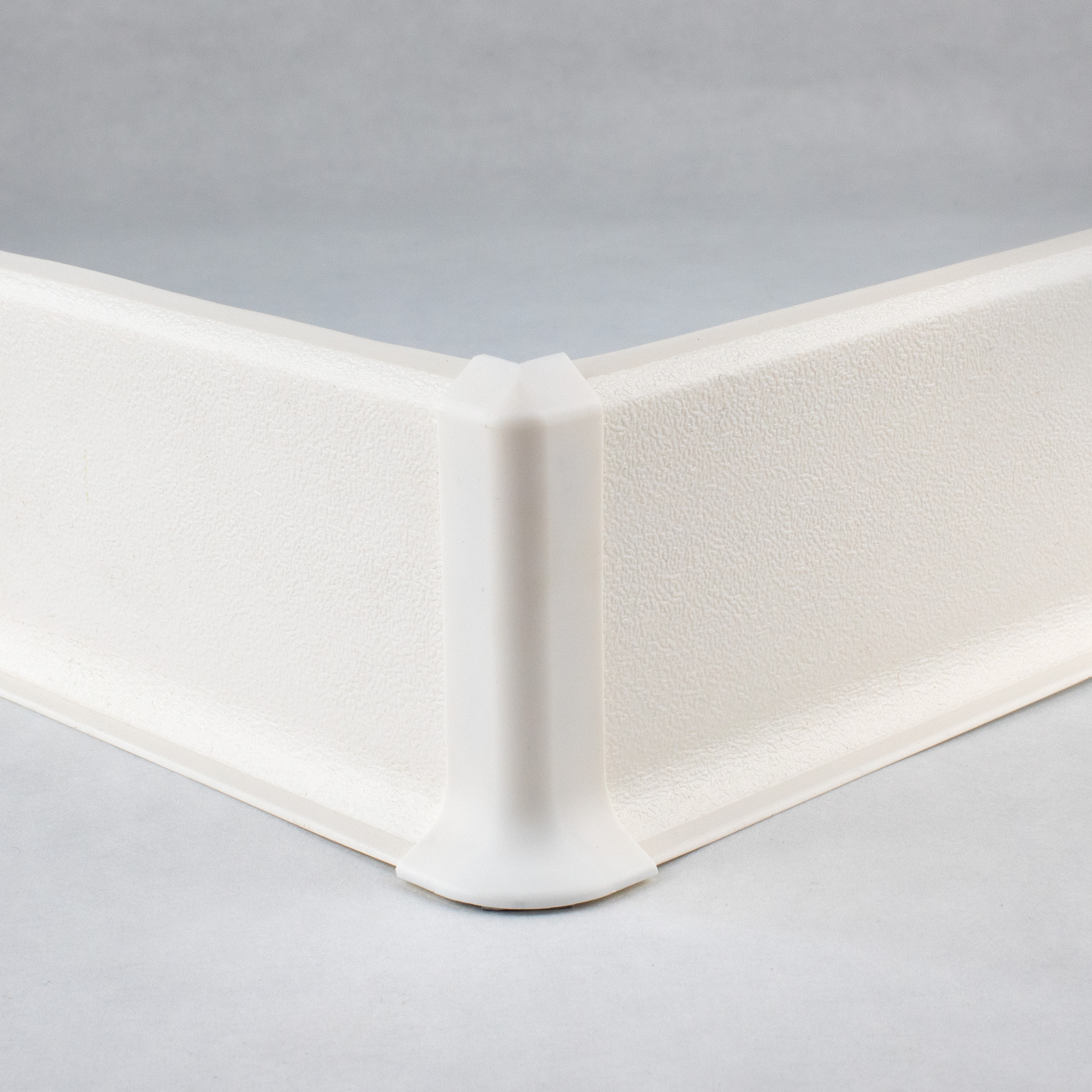 Aussenecke für Sockelleiste "Rimini" aus PVC Hartschaum Weiß Kunststoff 12.8 x 60 mm by PROVISTON
