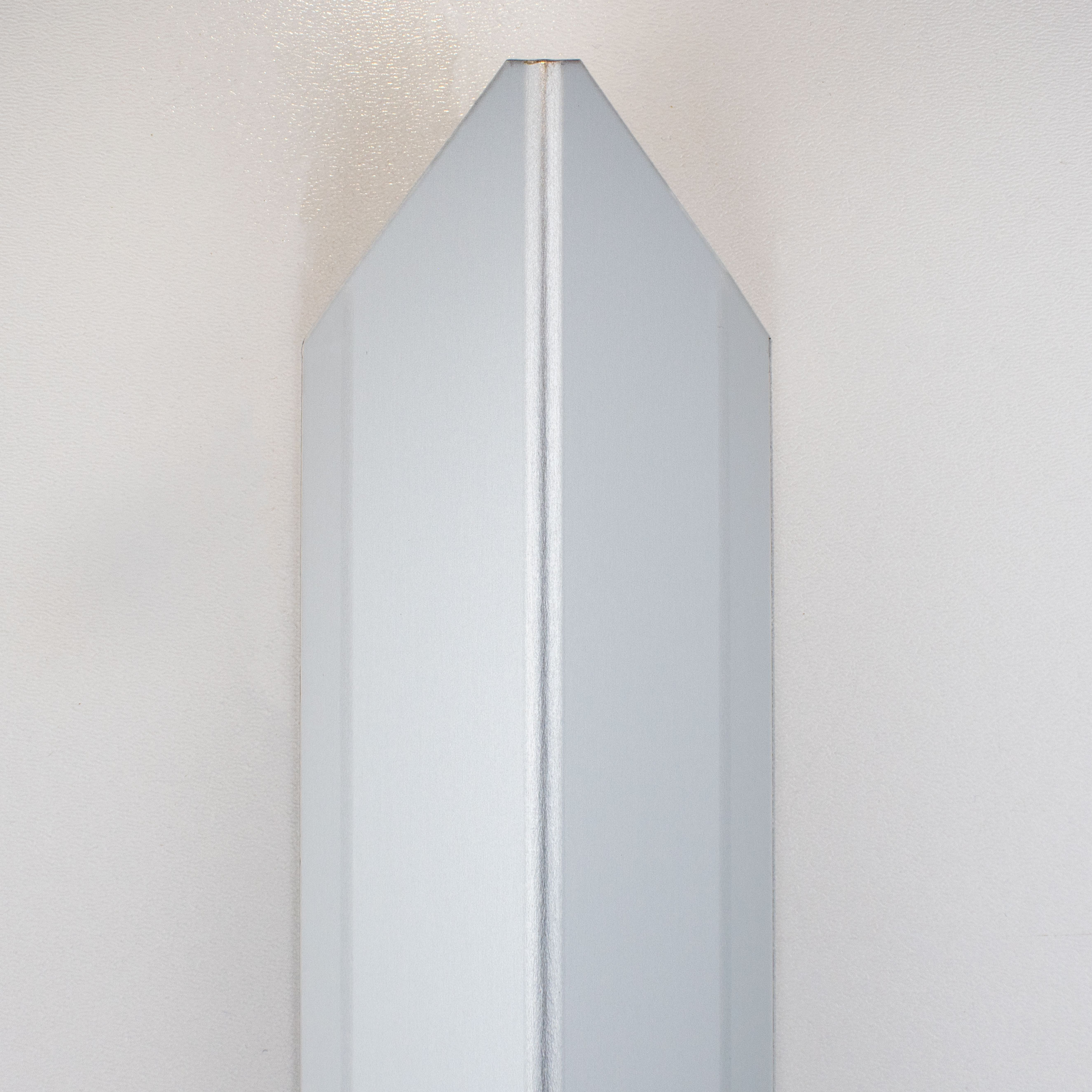 Auer Bau- & Montageprofile Gomera 40 x 40 mm Eckschutzwinkel Dreifach Gekantet Aluminium